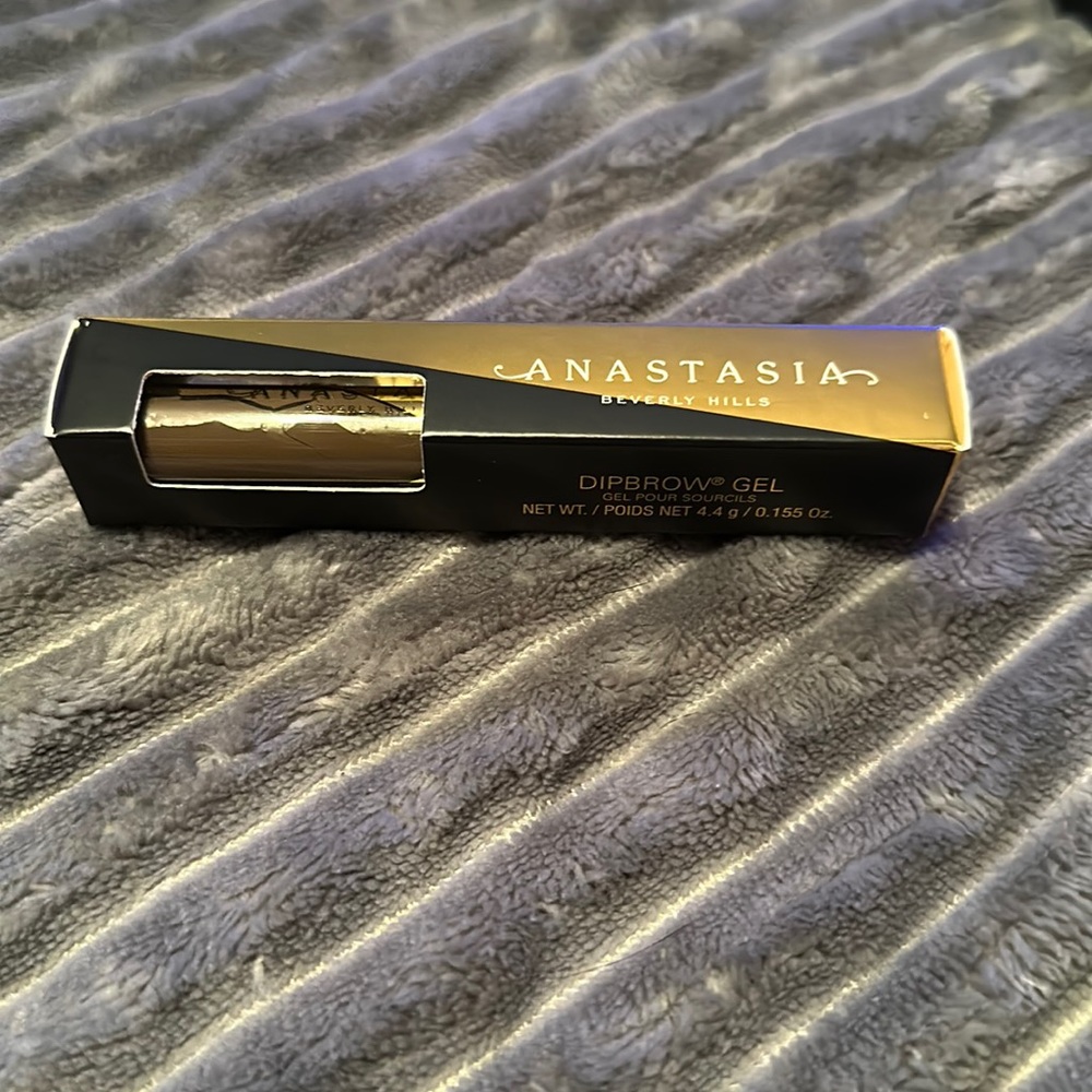 Anastasia Beverly Hills: DipBrow Gel. Soft Brown Shade